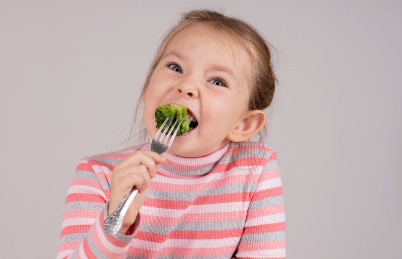 Jak namówić dzieci do jedzenia warzyw i owoców?